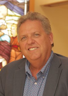 Kendall Fults earns the Humanitarian Award for service to community and Adventist Health Kendall Fults